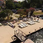 1 Bedroom In *