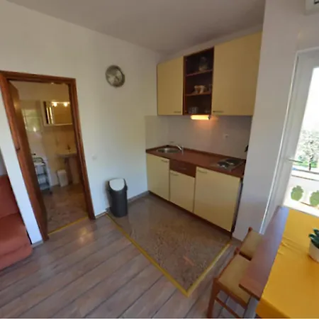 1 Bedroom In טוראני