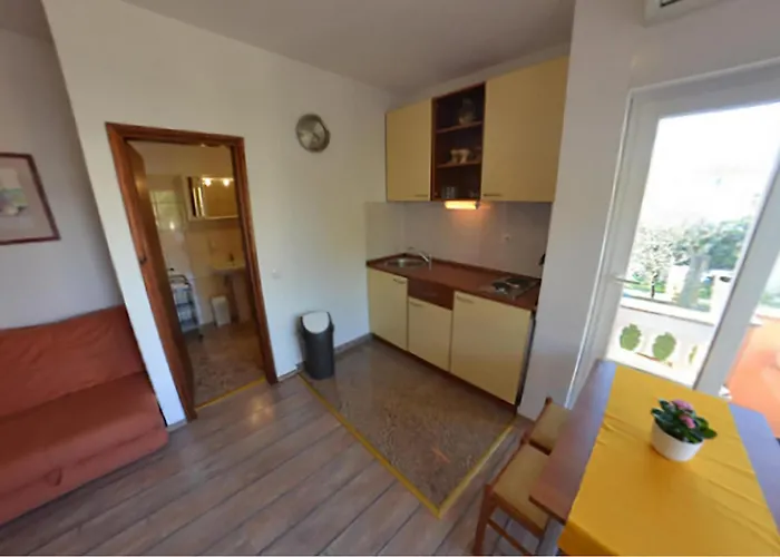 1 Bedroom In 투라니